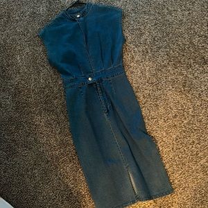 Super cute Jean midi form fitting dress. Never worn.